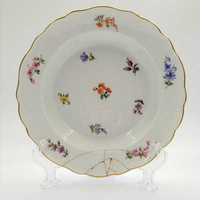 купить Тарелка суповая с цветочным декором, фарфор, роспись, золочение, Meissen (Мейсенский фарфор), Германия, 1900-1930 гг.