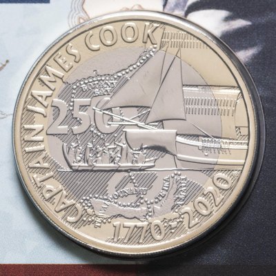 купить Великобритания 2 фунта (pounds) 2020 "250 лет первому кругосветному путешествию Джеймса Кука" в буклете
