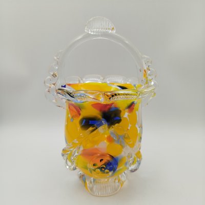 купить Ваза - конфетница в форме корзинки с волнистым бортом и рельефной ручкой, выполненная в гутной технике, стекло, Чехословакия, 1970-1990 гг.