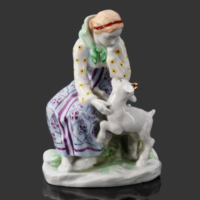 купить [Редкий вариант росписи] Статуэтка "Сестрица Алёнушка и братец Иванушка", скульптор А.А. Киселёв, фарфор, роспись, золочение, Ленинградский завод фарфоровых изделий (ЛЗФИ), СССР, 1956-1967 гг.
