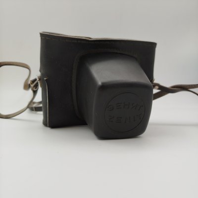 купить Фотоаппарат "Зенит-ЕТ" c объективом "Гелиос-44-2" в оригинальном кофре, металл, пластик, стекло, кожа, Белорусское оптико-механическое объединение (БелОМО), СССР, 1983 г.