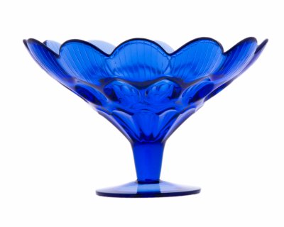 купить Ваза (конфетница) на ножке, кобальтовое стекло, СССР, 1970-1990 гг.