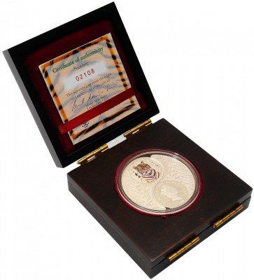 купить Фиджи 1 доллар 2010 "Год тигра" набор из 2х монет в футляре (31,1г Ag каждая)