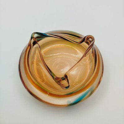 купить Пепельница необычной формы в янтарно-зелёной гамме, цветное стекло, гутная техника, Чехословакия, 1970-1990 гг.