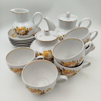 купить Сервиз чайный с декором в виде жёлтых цветов на 6 персон (15 предметов), фарфор, деколь, золочение, Дмитровский фарфоровый завод (ДФЗ Вербилки), СССР, 1965-1991 гг.