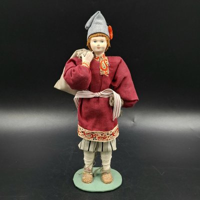 купить Кукла коллекционная "Крестьянский парень", фирма "Потешный промысел", фарфор, роспись, ткань, Российская Федерация, 2000-2020 гг.