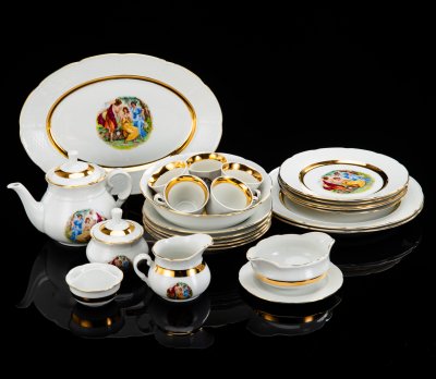 купить Сервиз чайно-столовый "Мадонна" на 5 персон (35 предметов), фарфор, деколь, золочение, Чехословакия, 1960-1990 гг.