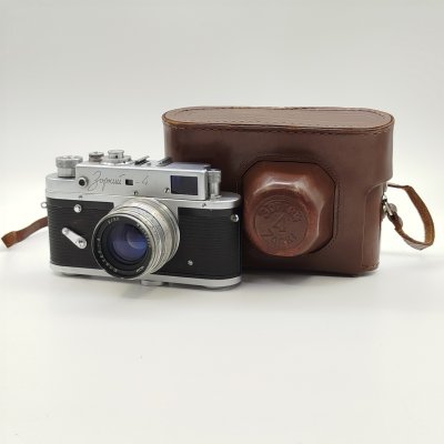 купить Фотоаппарат "Зоркий-4" с объективом "Юпитер-8", в оригинальном кофре, металл, пластик, стекло, кожа, Красногорский механический завод (КМЗ), СССР, 1956-1973 гг.