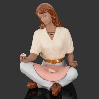 Купить Статуэтка "Девушка с цветами", Надаль (Nadal), искусственный камень, Испания, 2000-2010 гг.