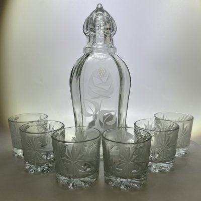 купить Набор для крепких напитков (штоф и 6 стопок), стекло, резьба, Россия, 1980-2000 гг.