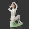 Купить Статуэтка "Девушка с гребнем", фарфор, роспись, Aquincum Porcelain, Венгрия, 1960-1980 гг.