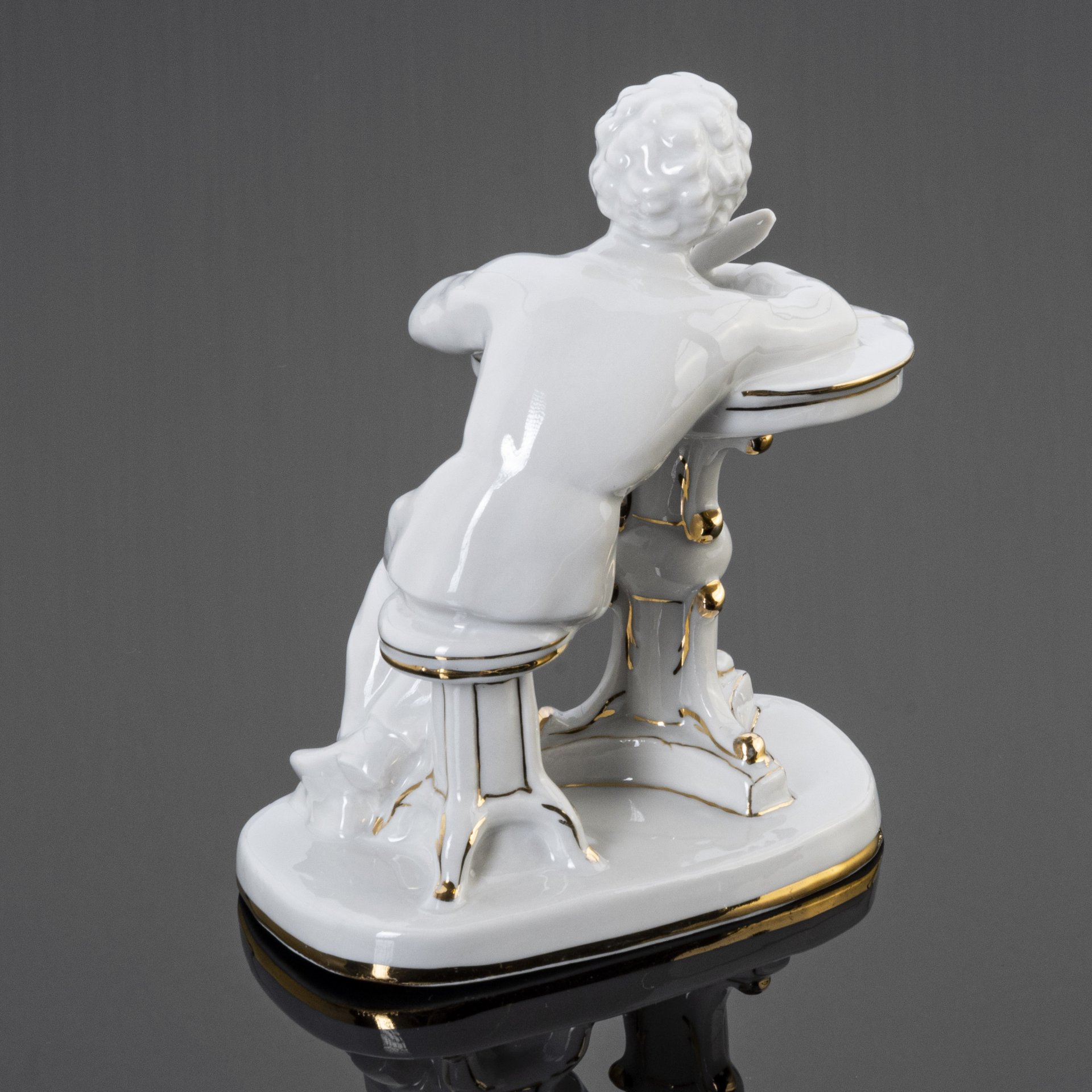 Статуэтка "Юный Пушкин", скульптор С.Б. Велихова, фарфор, золочение ...