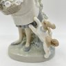 Купить Статуэтка "Девушка с корзиной цветов и щенком", фарфор, роспись, NAO Porcelain, Испания, 1970-1990 гг.