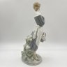 Купить Статуэтка "Девушка с корзиной цветов и щенком", фарфор, роспись, NAO Porcelain, Испания, 1970-1990 гг.