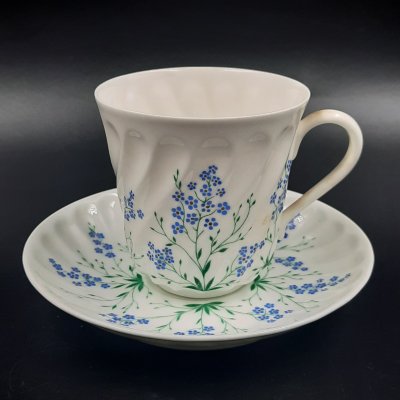 купить Пара кофейная "У ручья" (форма "Витая"), фарфор, деколь, Ленинградский фарфоровый завод (ЛФЗ), СССР, 1970-1992 гг.