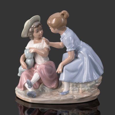 купить Статуэтка "Две подруги", фарфор, роспись, NAO Porcelain, Испания, 1980 г.