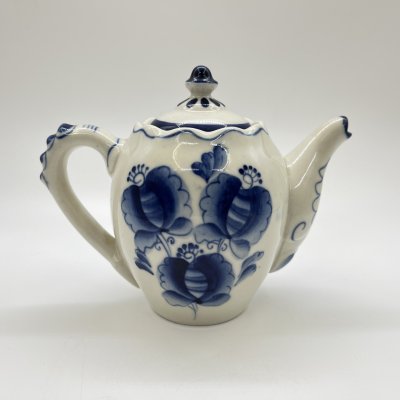 купить Чайник заварочный с цветочным декором, фарфор, роспись, Объединение «Гжель», СССР, 1972-1985 гг.