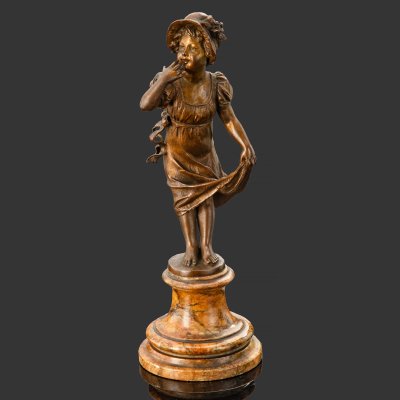 купить Скульптура в стиле ар-деко "Девочка в шляпке" на каменном постаменте, металл, бронзирование, камень, Западная Европа, 1900-1920 гг.