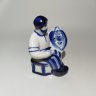 Купить Статуэтка "Жостовский мастер", автор В.В. Неплюев, фарфор, роспись, Объединение «Гжель», Россия, 1991-2000 гг.