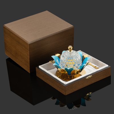 купить Медовница "Бутон" с голубыми лепестками и фианитом в подарочной коробке, латунь, хрусталь, золочение, эмаль, фианит, Златоуст, Российская Федерация, 2025 г.