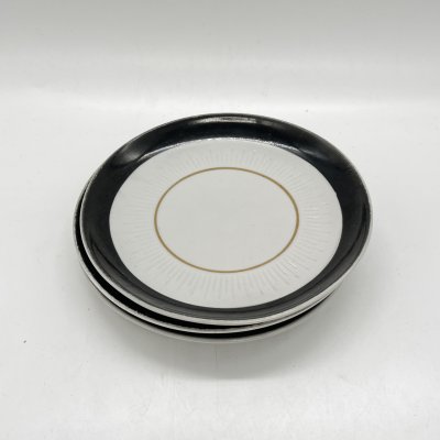 купить Набор из 3 блюдец с декором в виде черной каймы, фарфор, крытье, золочение, Рижский фарфорово-фаянсовый завод, СССР, 1970-1980 гг.