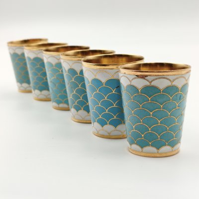 купить Набор из шести стопок с орнаментом в бело-голубой гамме, мельхиор (медь-никель), золочение, эмаль, Ленинградское производственное объединение «Русские самоцветы», СССР, 1970-1990 гг.