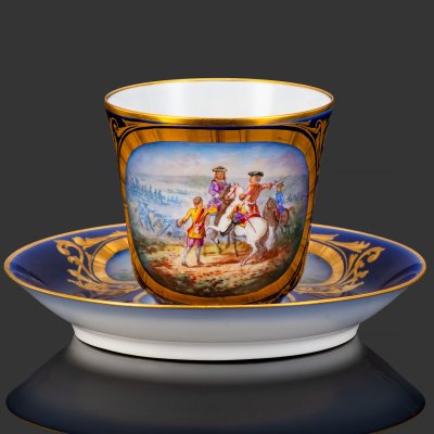 купить Пара кофейная с батальным сюжетом "Переправа через Рейн. Passage du Rhin" (выполнена для дворца Тюильри "Chateau des Tuileries"), фарфор, крытье кобальтом, золочение, цировка, роспись, Севрская фарфоровая мануфактура (Sevres), Франция, 1844 г.