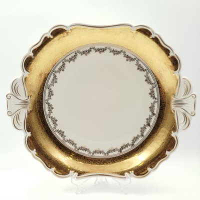 купить Блюдо сервировочное цвета слоновой кости с двумя фигурными ручками и растительными узорами на золотом фоне, Kunst Kronach, фарфор, золочение, Германия, 1947-1956 гг.