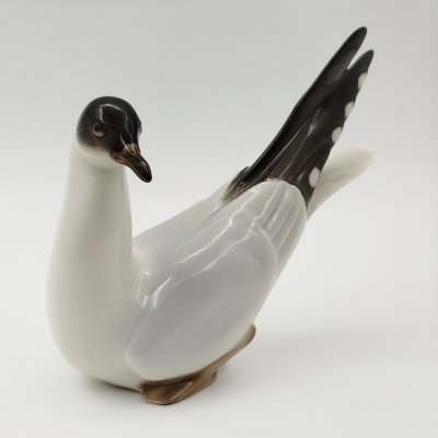 купить Статуэтка "Чайка", скульптор П.П. Веселов, фарфор, роспись, Ленинградский фарфоровый завод (ЛФЗ), СССР, 1970-1986 гг.