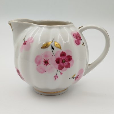 купить Молочник "Майский ситчик", художник Беспалова-Михалева Т.Н., фарфор, роспись, золочение, Ленинградский фарфоровый завод (ЛФЗ), СССР, 1960-1970 гг.