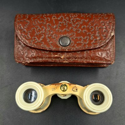 купить Бинокль театральный в кофре, металл, пластик, стекло, искусственная кожа, Лыткаринский завод оптического стекла (ЛЗОС), СССР, 1950-1980 гг.