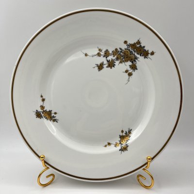 купить Блюдо круглой формы, украшенное цветочным декором, фарфор, деколь, золочение, Graf Von Henneberg Porzellan, 1777 Jlmenau, ГДР, 1977-1990 гг.