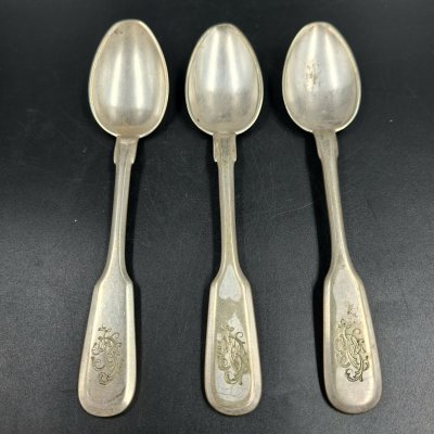 купить Набор из трех чайных ложек с владельческими монограммами, металл, серебрение, Fraget (Фабрика серебряных и плакированных изделий Иосифа Фраже), Царство Польское, 1896-1914 гг.