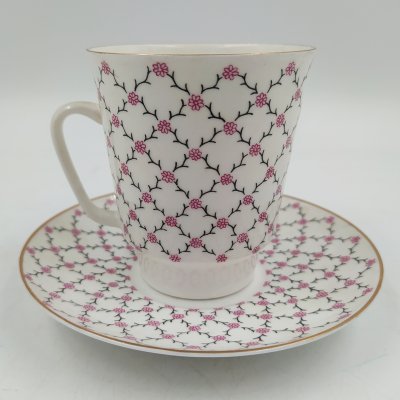 купить Кофейная пара "Розовая сетка", форма "Майская", автор формы Э.М. Криммер, автор рисунка Л.С. Лобанкова, фарфор, деколь, золочение, Ленинградский фарфоровый завод (ЛФЗ), Россия, 1992-2001 гг.