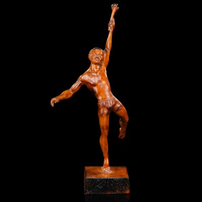 купить Скульптура "Спортсмен с факелом" [Авторская работа], дерево, резьба, шлифовка, СССР, 1950-1970 гг.