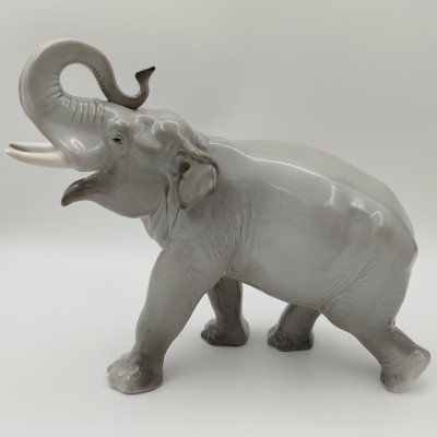 купить Статуэтка "Слон", скульптор Б.Я. Воробьев, фарфор, крытье, Ленинградский фарфоровый завод (ЛФЗ), СССР, 1960-1970 гг.