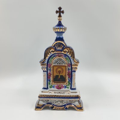 купить Киот с иконой "Св. Блаженная Матрона Московская", Гжель, фарфор, роспись, золочение, Российская Федерация, 2000-2020 гг.