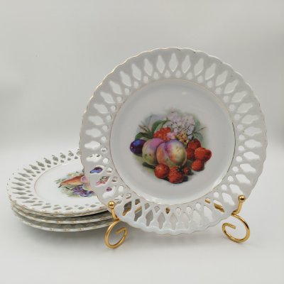 купить Набор из 5-ти тарелок с прорезным бортом и ягодно-фруктовым декором, фарфор, деколь, золочение, Западная Европа, 1900-1930 гг.