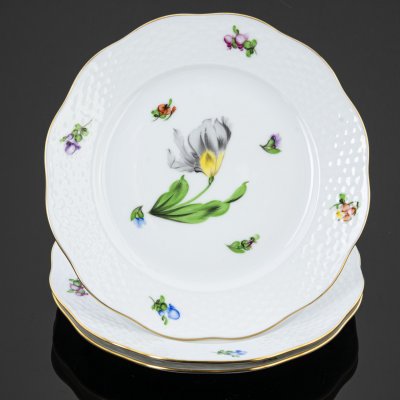 купить Комплект десертных тарелок на 3 персоны, украшенных изображением тюльпана (из коллекции "Kitty"), фарфор, роспись, золочение, Herend (Херенд), Венгрия, 1970-1986 гг.