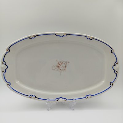 купить Блюдо сервировочное, украшенное монограммой "МЕГ", фарфор, золочение, СССР, 1920-1930 гг.