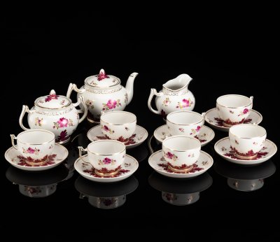купить Сервиз чайный "Барбарис" в пурпурном оттенке на 7 персон, автор Е.П. Смирнов (17 предметов), фарфор, роспись, золочение, Дмитровский фарфоровый завод (ДФЗ Вербилки), СССР, 1954-1965 гг.