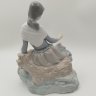 Купить Статуэтка "Девушка и розовый куст", фарфор, роспись, NAO Porcelain, Испания, 1980-2000 гг.