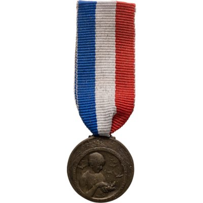 купить Франция медаль "Французская традиционная семья"