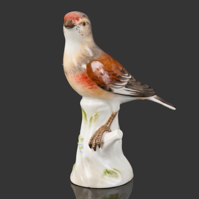 купить Статуэтка "Зяблик на стволе дерева", по модели Иоганна Иоахима Кендлера, фарфор, роспись, Meissen (Мейсенский фарфор), Германия, 1910-1940 гг.