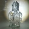 Купить Графин (штоф) четырехугольной формы с рельефным декором и куполообразной крышкой, стекло, Опытный стекольный завод, СССР, 1970-1990 гг.