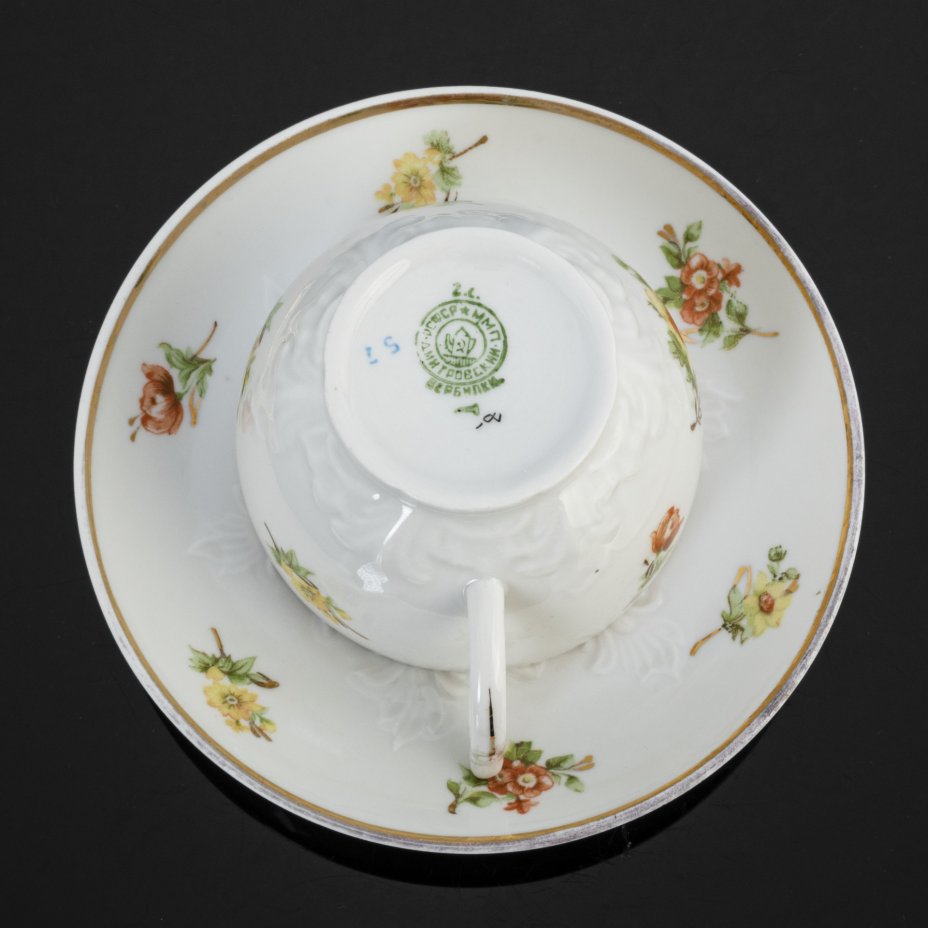 Чайный набор на 4 персоны, украшенный цветочным декором (чайные пары и ...