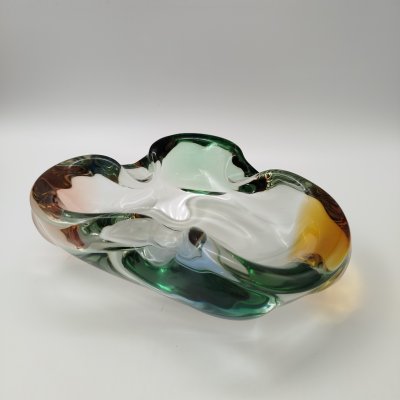 купить Пепельница фигурная с разноцветными переливами, автор Франтишек Земек (Frantisek Zemek), Мстисовский стекольный завод, стекло, гутная техника, Mstisov Glassworks (Стекольный завод в Мстишов), Чехословакия, 1950-1960 гг.