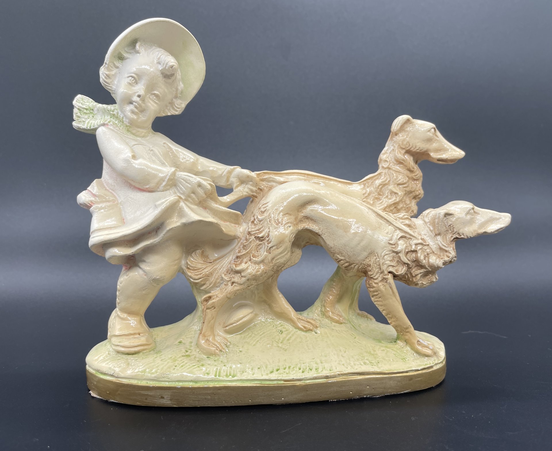 Статуэтка \"Девочка с борзыми собаками\", композитный материал, тонировка ...