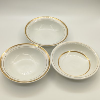 купить Набор из 3-х суповых тарелок (салатников) с рельефным декором (в подборе), фаянс, золочение, Конаковский фаянсовый завод им. М.И. Калинина (ЗиК Конаково), СССР, 1974-1991 гг.