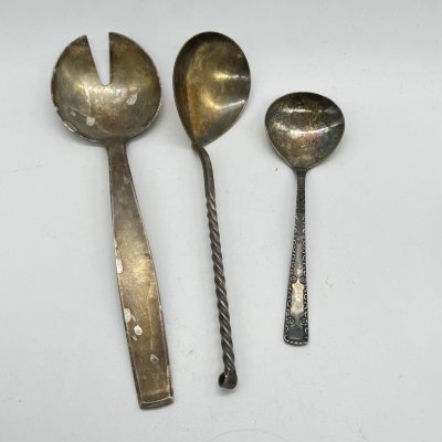 купить Набор из 3 сервировочных ложек (2 для салата и 1 для соуса) в подборе, мНЦ (медь-никель-цинк), Таллинский ювелирный завод, СССР, 1960-1980 гг.